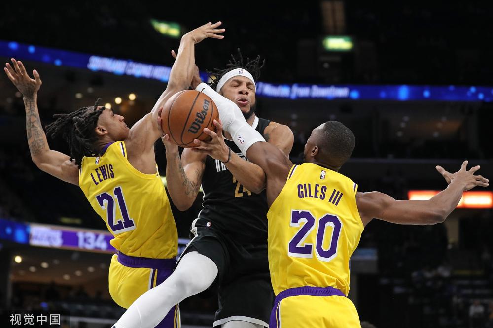 他在关键时 他在关键时