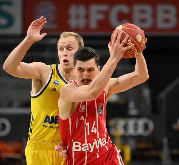 封闭训练的 封闭训练的